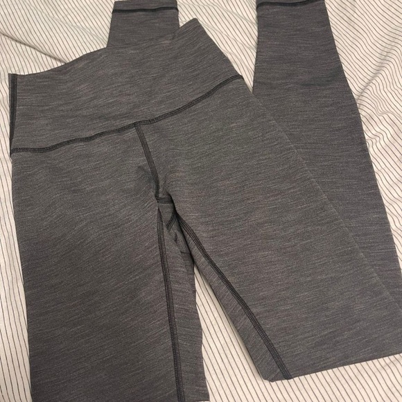 LuluLemon leggings size 2 - Picture 2 of 2